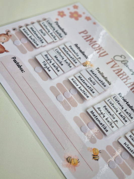 Personalizuotas pamokų tvarkaraštis su keičiamomis kortelėmis